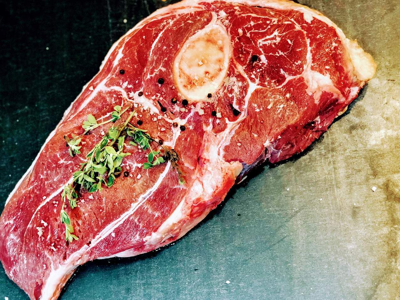 Beef Shoulder Roast (Bone-in)
